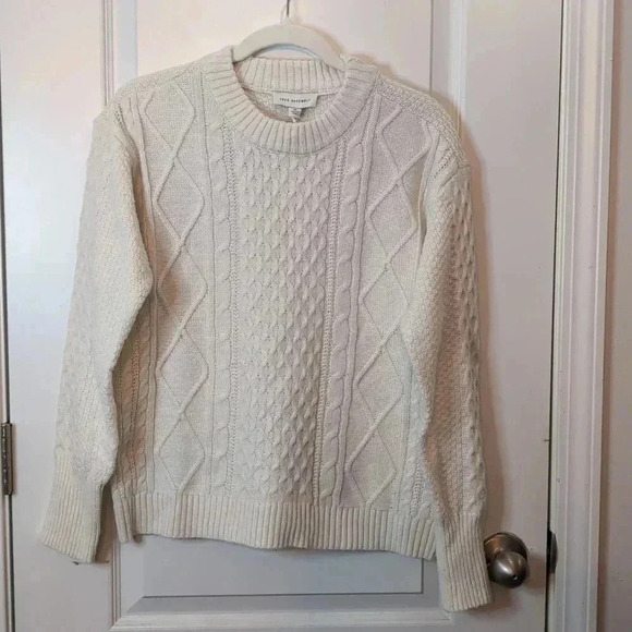 Free Assembly Women’s Mixed Cable Knit Sweater, Midweight - Picture 3 of 10